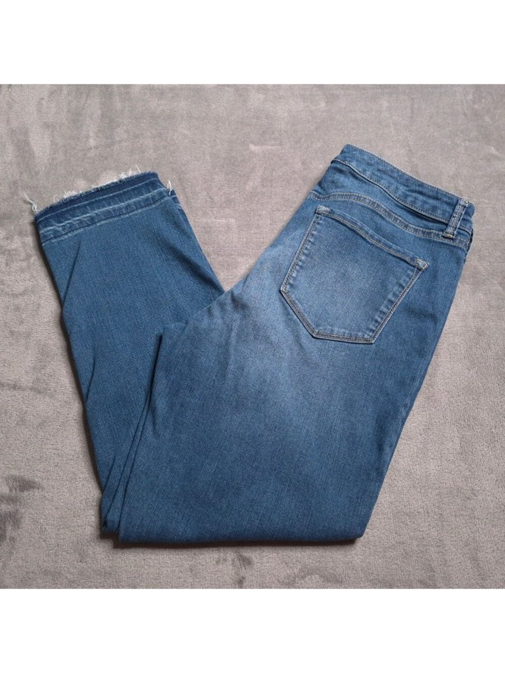 Nine West Gramercy Crop Jeans Womens 10 Released Hem Medium Wash Stretch